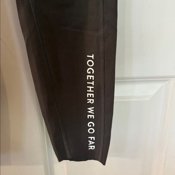 Peloton Charcoal Leggings with Tulip Hem Size L - Picture 5 of 6